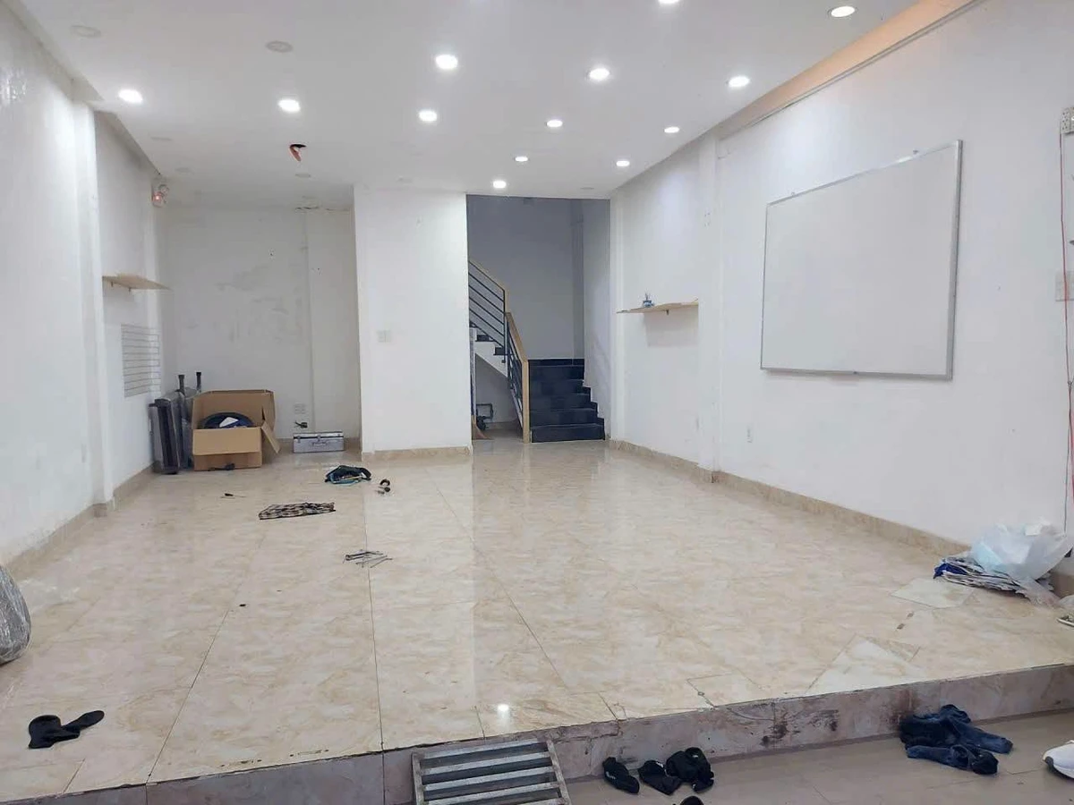 Bán nhà phố 54m² mặt tiền 5m Võ Văn Kiệt Quận 1, 8 tỷ - Ảnh thu nhỏ 4