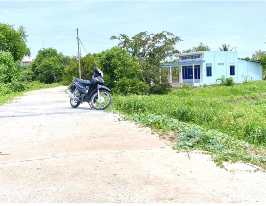 Bán nhà và đất đường xe ô tô tới chỗ, cách trung tâm thị trấn 900m - Ảnh thu nhỏ 2
