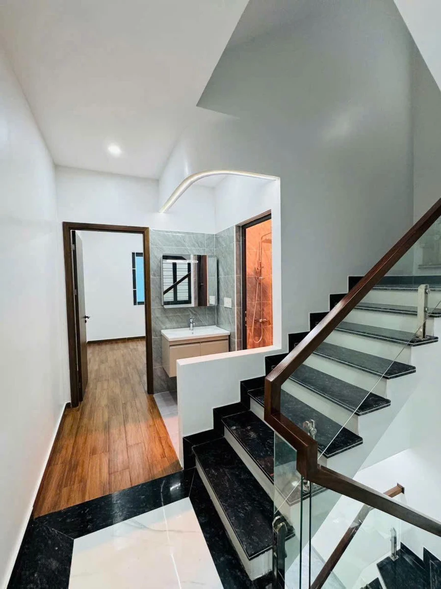 Bán nhà 4 tầng Lũng Đông 42m2, 5PN, trên 3 tỷ - Ảnh thu nhỏ 4