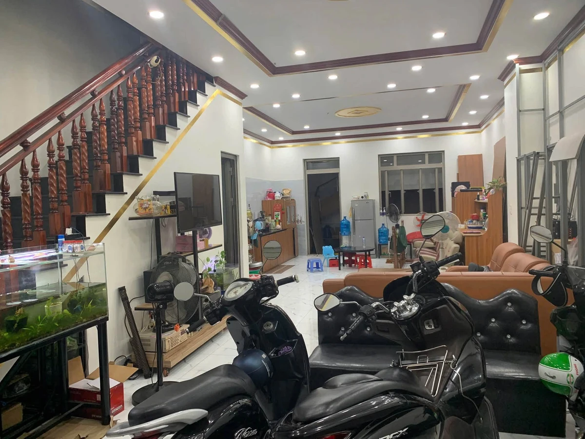 Bán nhà 1 trệt 2 lầu 5,5x13,8m KĐT Hoàng Lộc, Phường Bình Dương, giá 3,15 tỷ - Ảnh thu nhỏ 3