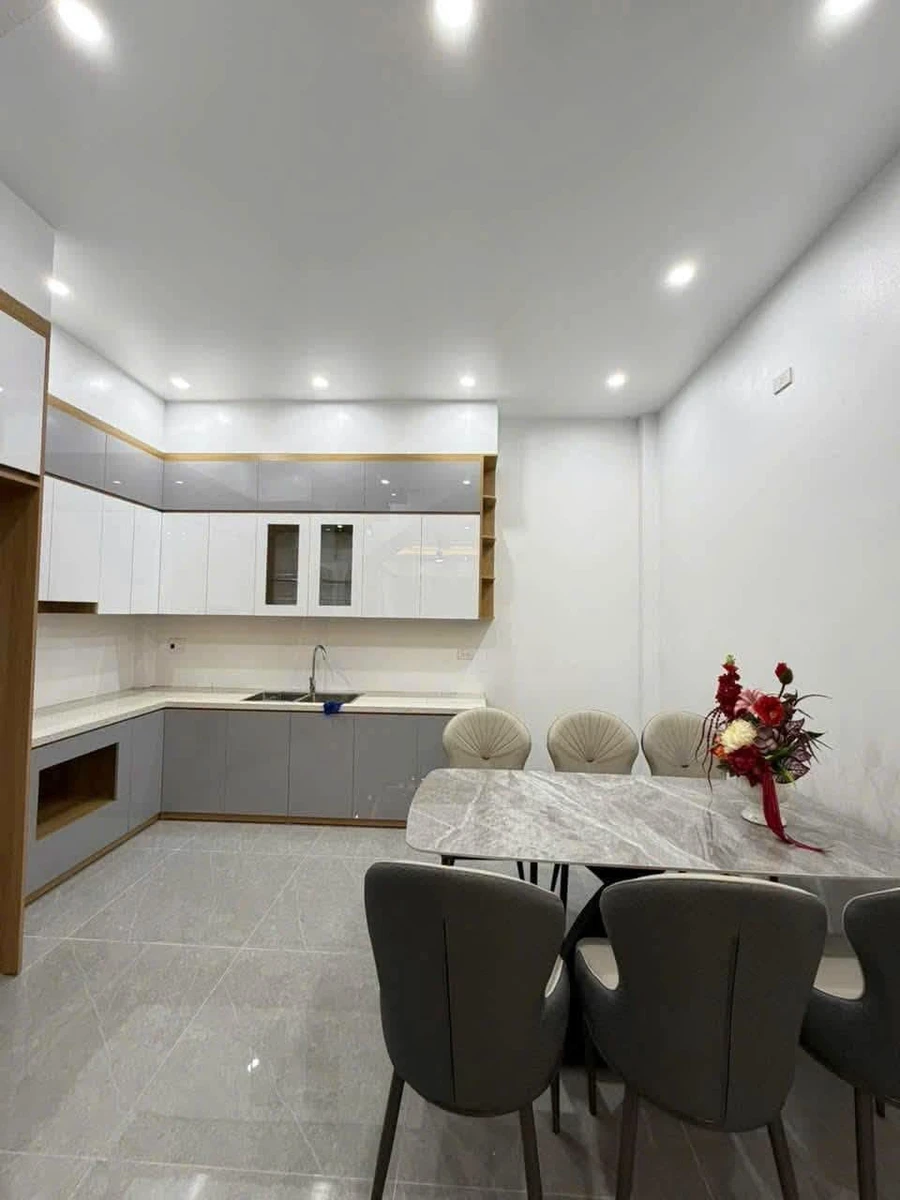 Bán nhà 3 tầng 51m² mặt tiền 4,5m Ngô Quyền, Hải Dương 2 tỷ 980 - Ảnh thu nhỏ 2