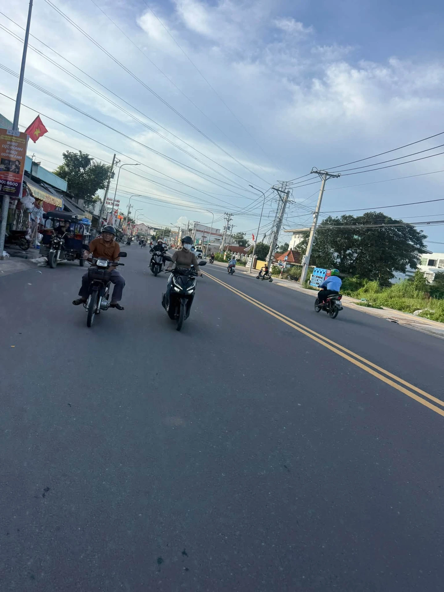 Bán gấp trường mầm non mặt tiền đường Võ Thị Sáu, Tân Phước Khánh, đang hoạt động, 7,9 tỷ - Ảnh 1