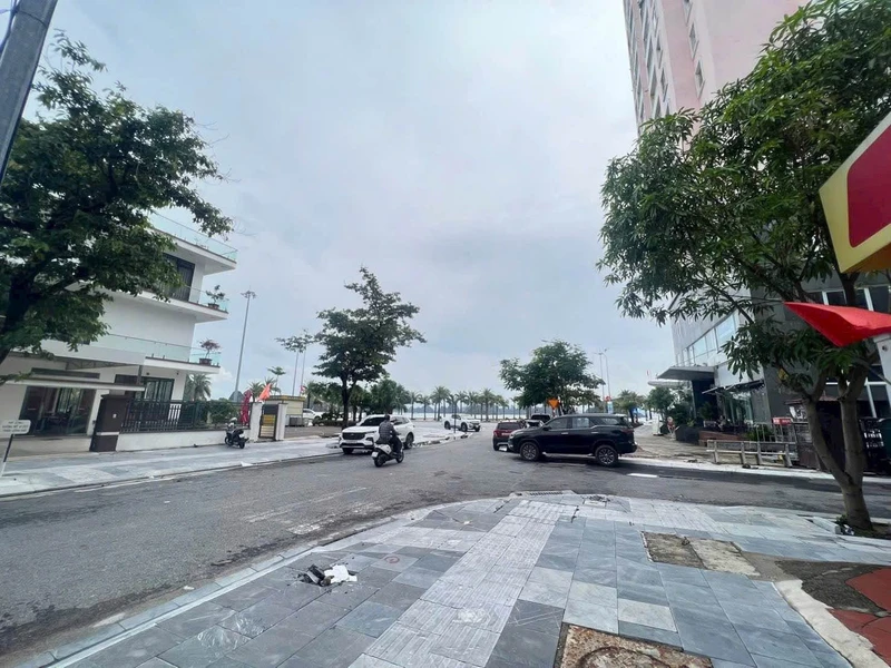 Bán đất 120m² dãy A2 ngay Bãi Tắm Nha Trang giá 1 tỷ