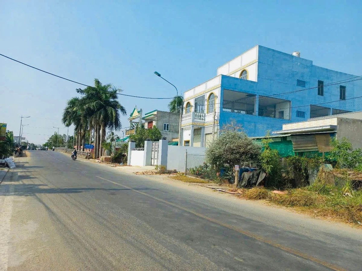 Bán nhà 1 trệt 2 lầu mặt tiền 269m² Cần Đước - Ảnh thu nhỏ 4