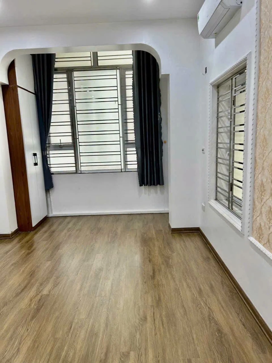 Bán nhà 3 tầng 42m² 3 PN Trần Nguyên Hãn - Ảnh thu nhỏ 2