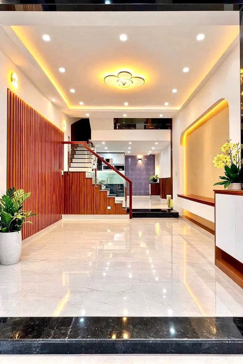 Bán nhà mặt tiền 3 tầng 50m2 gần Cầu Lê Thanh Nghị - Ảnh 1