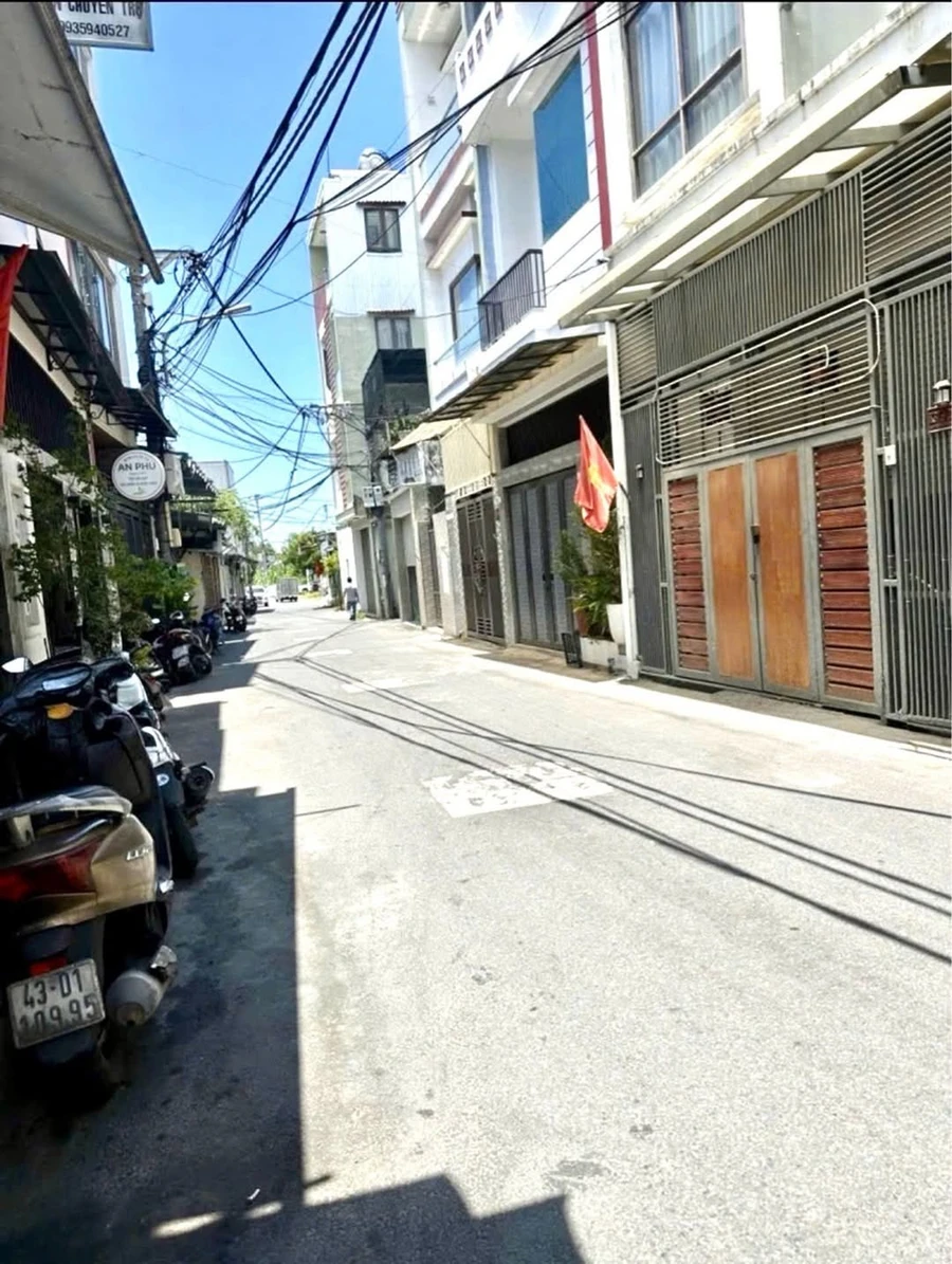 Bán nhà 3 tầng 4PN 52m² lô góc, 4 tỷ, Quận 1 - Ảnh 1