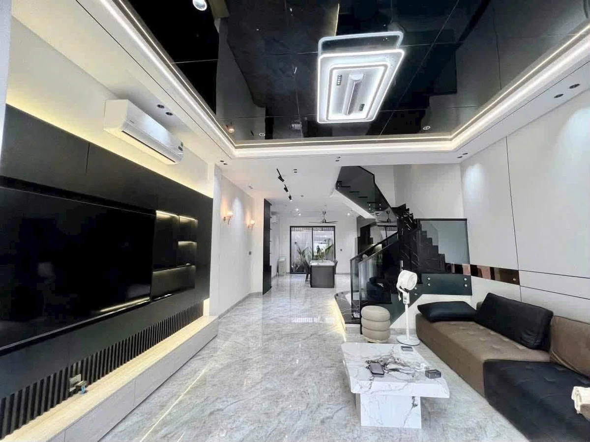 Bán nhà 3 tầng 230m2 Nha Trang 8.7 tỷ - Ảnh 1