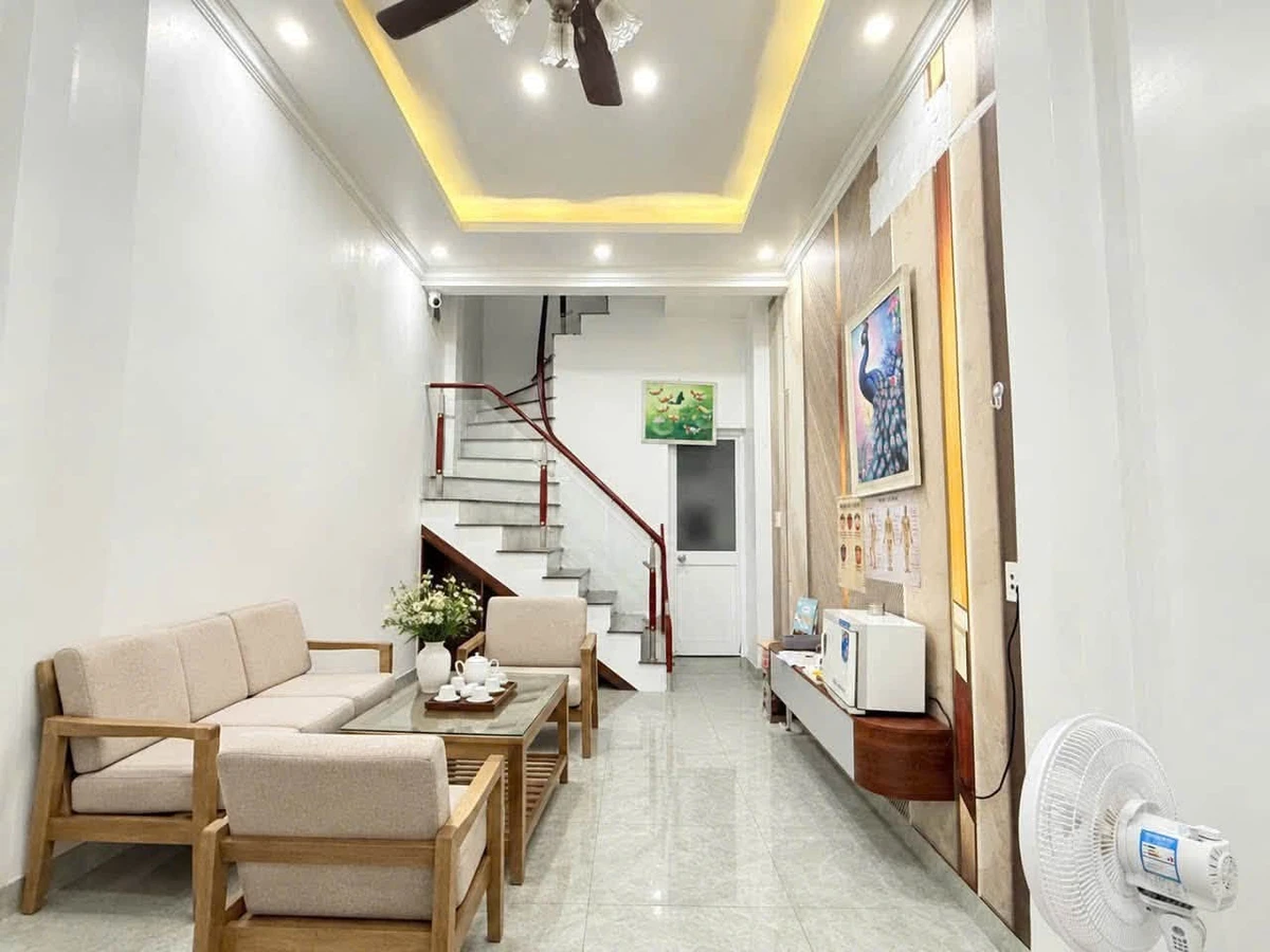 Bán nhà phố 25m² mặt đường Vũ Chí Thắng, Quận 7, 3 tỷ 50 - Ảnh 1