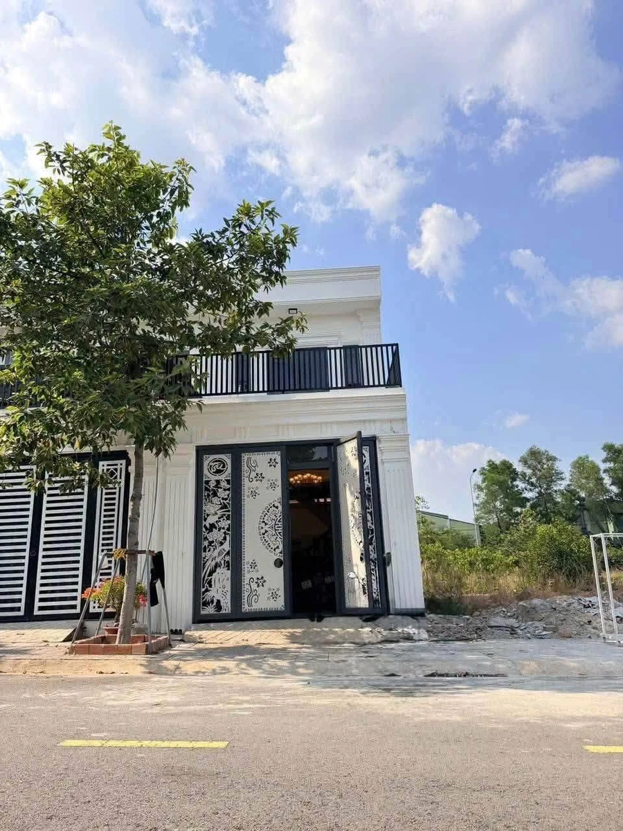 Bán nhà sổ riêng 72m² Tân Uyên 2 tỷ 3 - Ảnh 1
