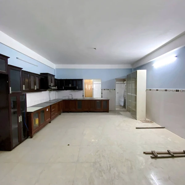 Bán nhà 1 trệt 3 lầu mặt tiền Tạ Quang Bửu Rạch Giá 142m²