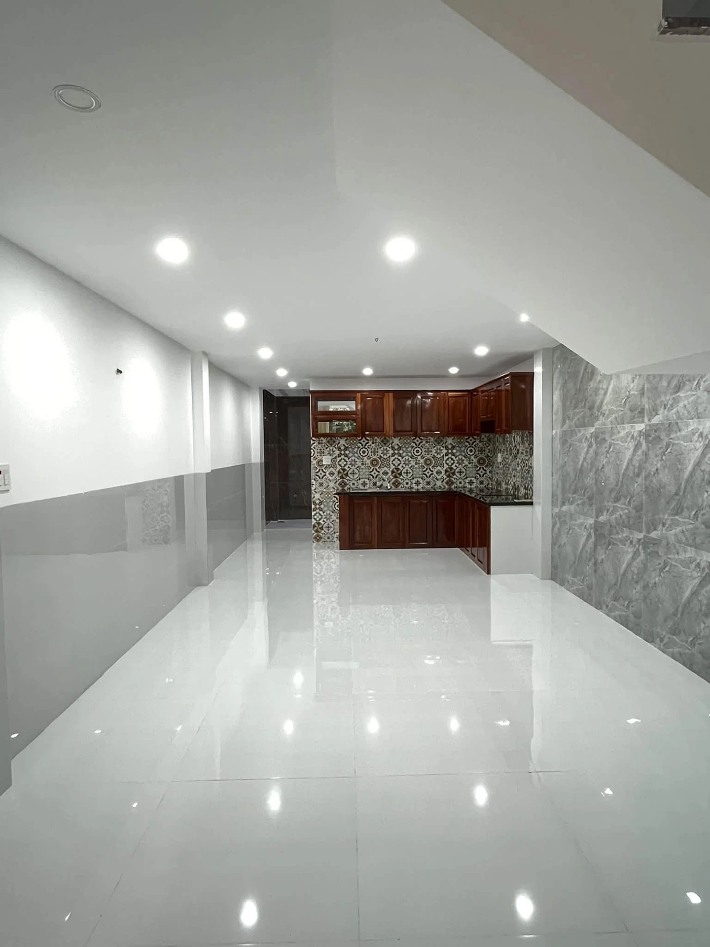 Nhà mới 4 mê 76m² mặt tiền đường 16m Nguyễn Kim Vàng - Ảnh 1