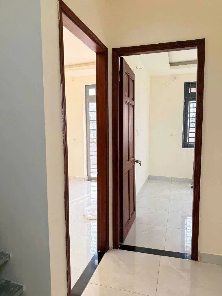 Bán nhà phố 4PN, 42m2 gần chợ Bùi Văn Ngữ, Quận 12 - Ảnh thu nhỏ 5