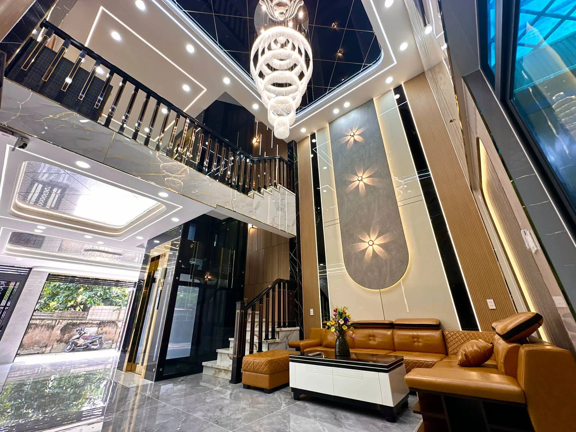Nhà 5 tầng có thang máy, 280m², 4PN, 8.9 tỷ, Thạnh Xuân - Ảnh 1
