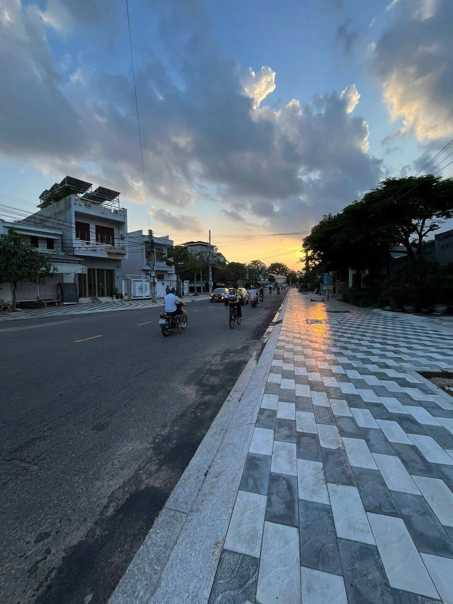Bán nhà mặt tiền Nguyễn Văn Linh Phan Thiết 90m2, 2PN 3.95 tỷ - Ảnh thu nhỏ 2