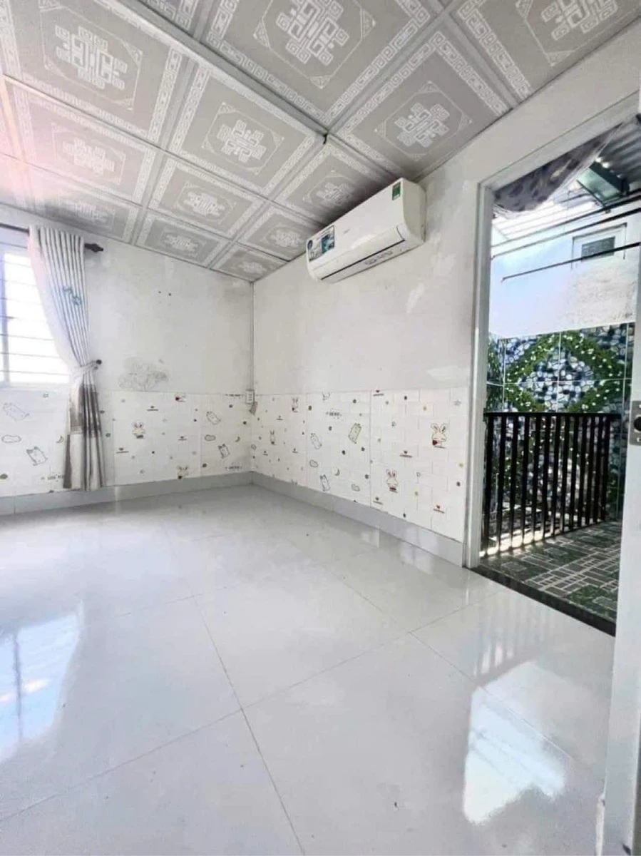 Bán nhà kiệt cấp 4 gác lửng 47m2, 4 phòng ngủ, đường Lê Duẩn, gần Aeon Mall, giá 2,4 tỷ - Ảnh thu nhỏ 3