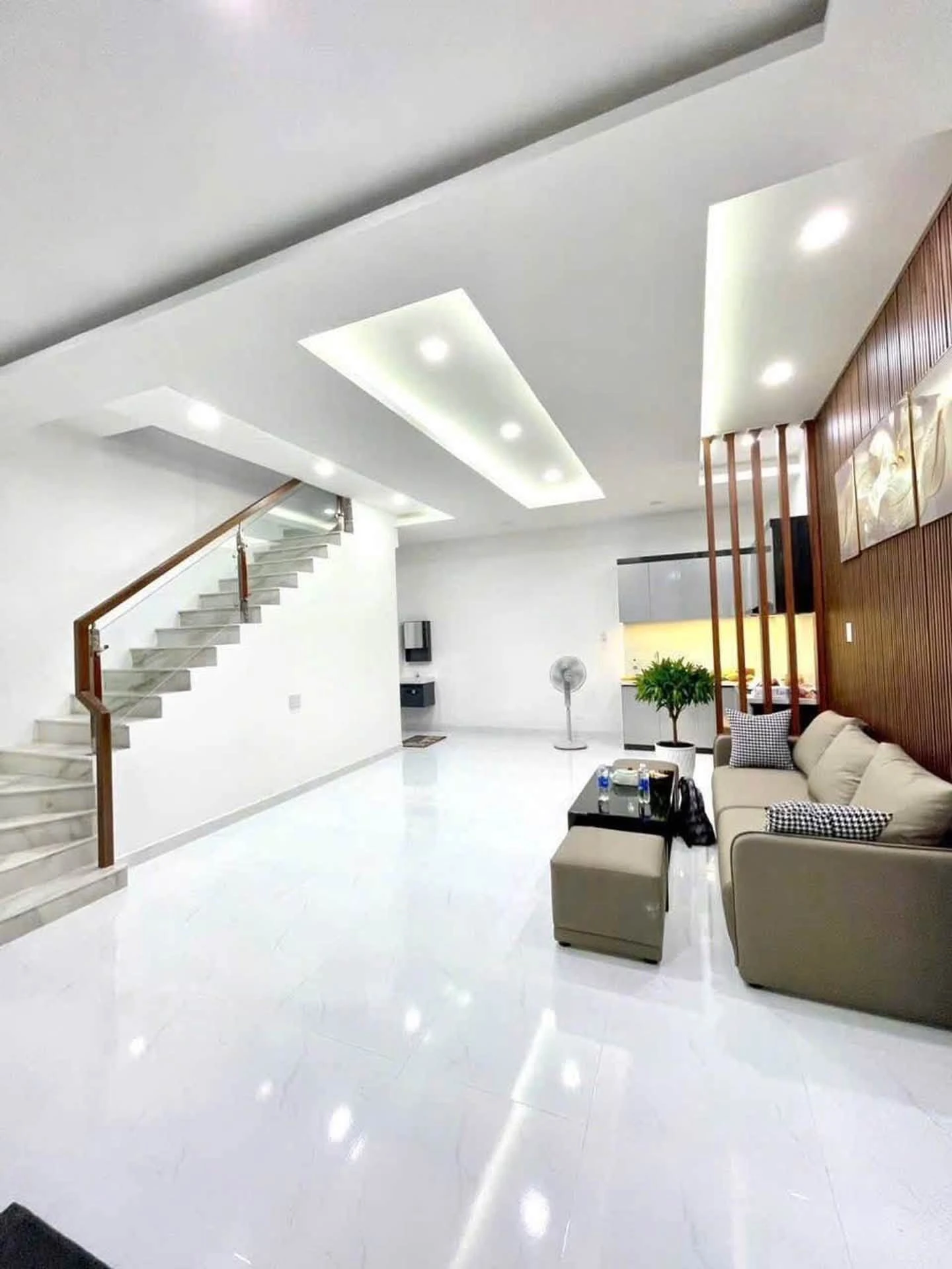Bán nhà Tây Thạnh 42m² 2PN gần sân bay, 5 tỷ - Ảnh 1