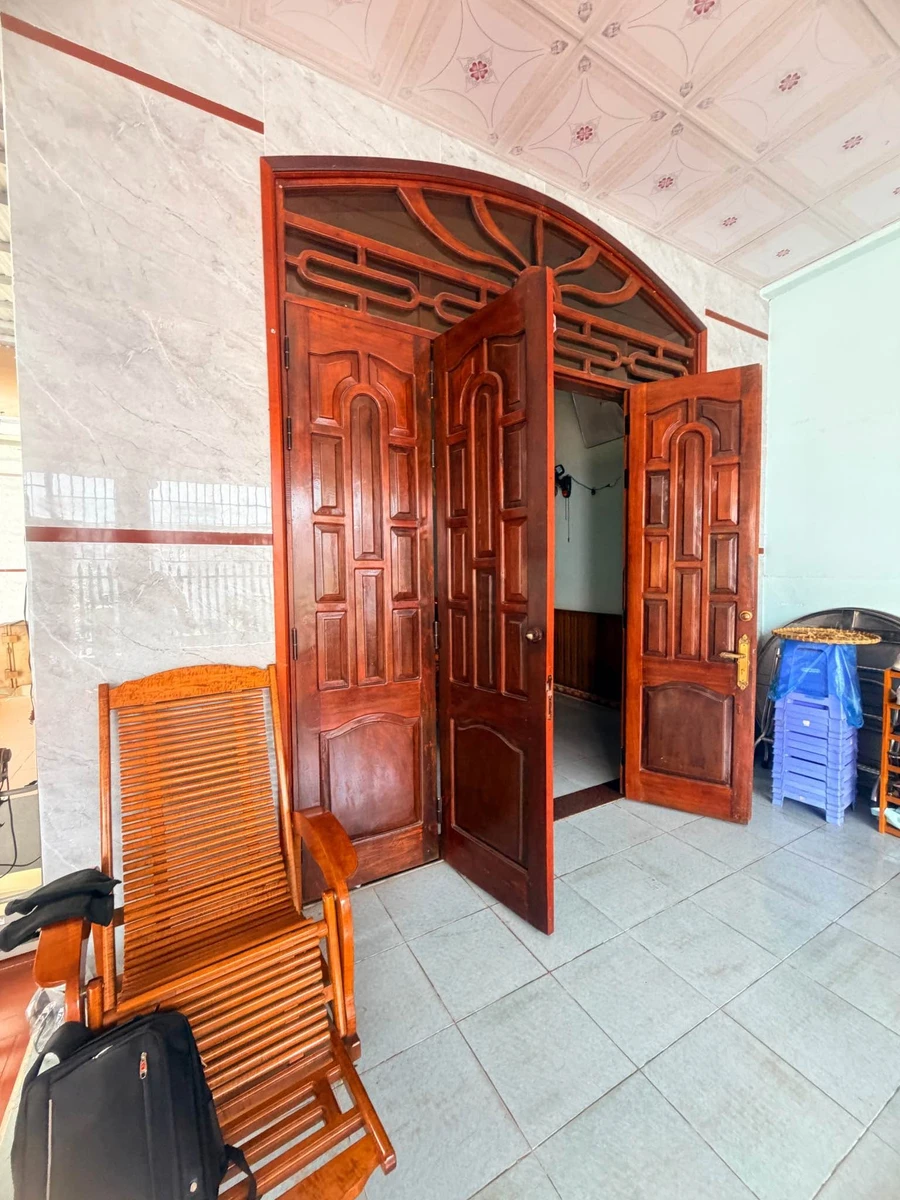 Bán nhà 3 phòng ngủ Tân Phú Đồng Xoài 250m2, giá 2 tỷ - Ảnh 1