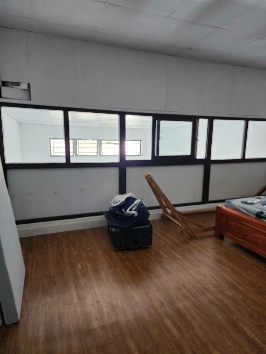 Bán nhà 2 tầng 97m2 hẻm nhựa 8m đường Dương Công Khi, Hóc Môn giá 2,35 tỷ - Ảnh thu nhỏ 2