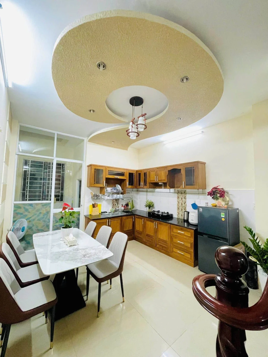 Bán nhà 2 lầu 4 phòng ngủ 70m2 Hoàng Hoa Thám, Vũng Tàu - Ảnh thu nhỏ 2
