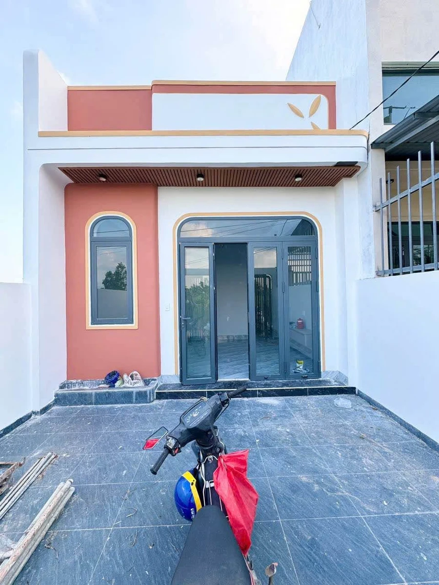 Bán nhà C4 100m² 2 phòng ngủ Phường Bình Thuận - Ảnh 1