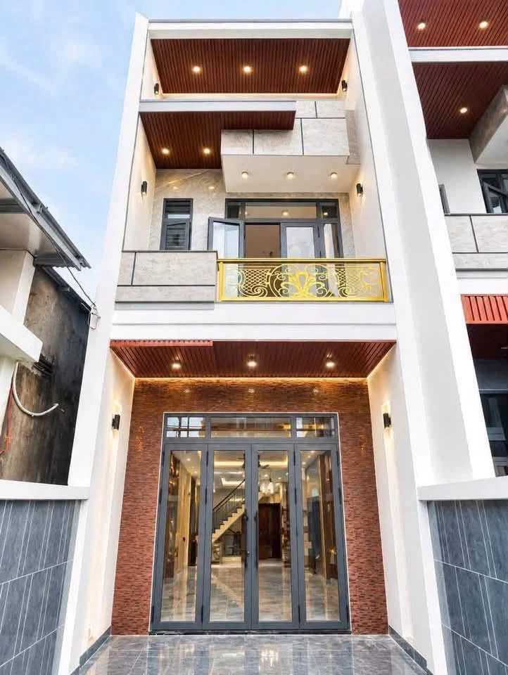 Bán nhà trệt lầu 3PN KP2A Long Bình 96.6m² - 3.79 tỷ - Ảnh 1