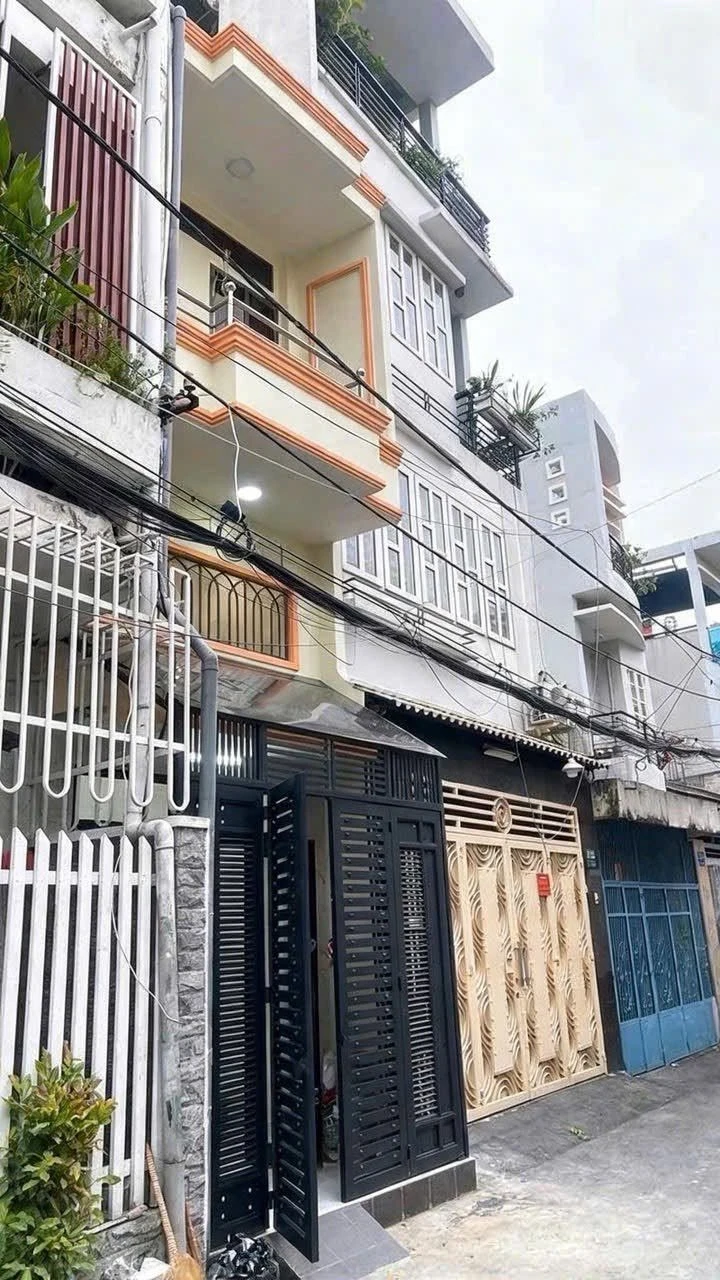 Cho thuê nhà nguyên căn 2PN, 27m² Huỳnh Văn Bánh, Phú Nhuận - Ảnh 1