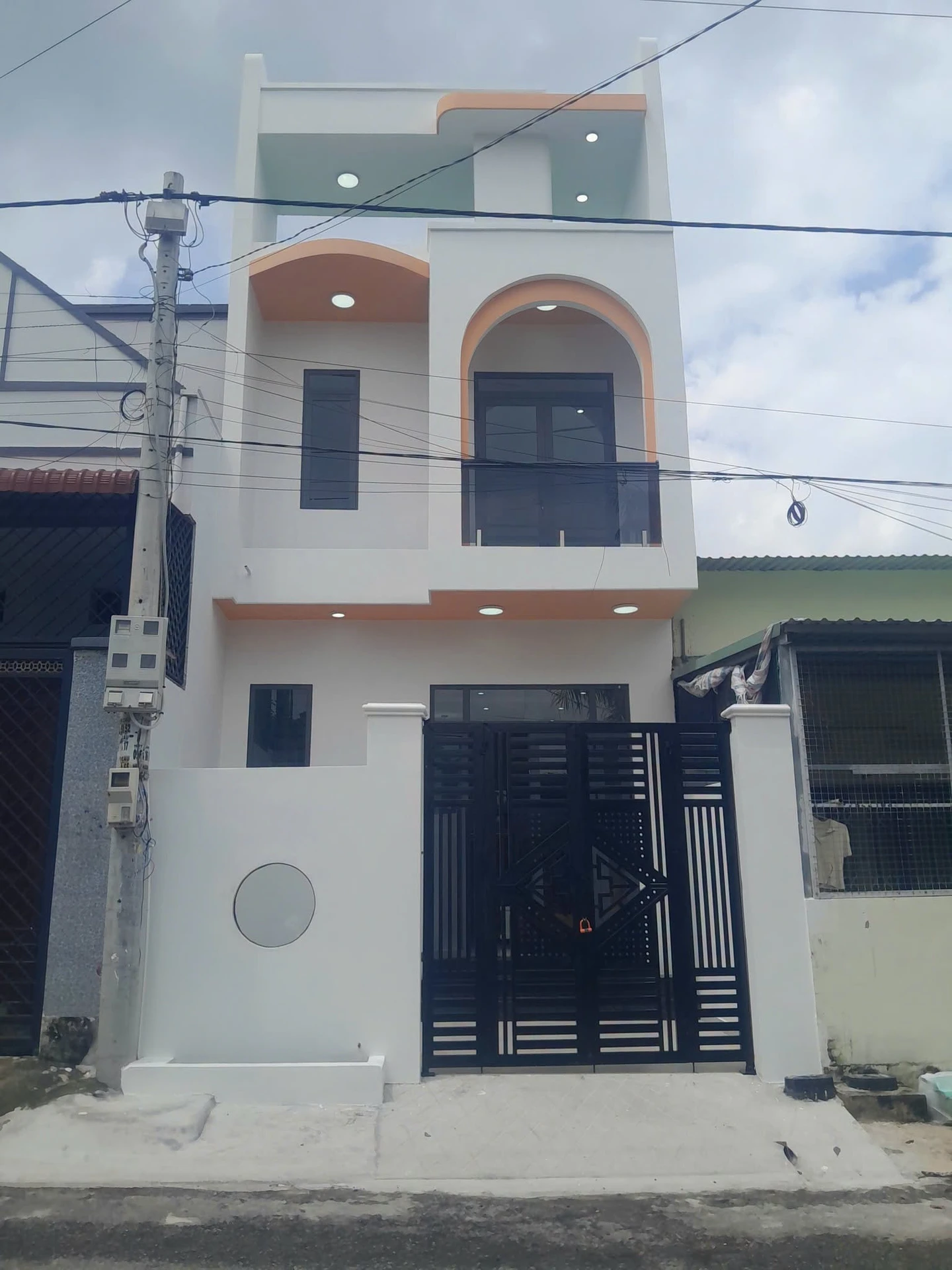 Bán nhà 1 trệt 1 lầu 2 mặt tiền, 73m2, 3PN, đường Nguyễn Thị Minh Khai, Phú Lợi - Ảnh 1