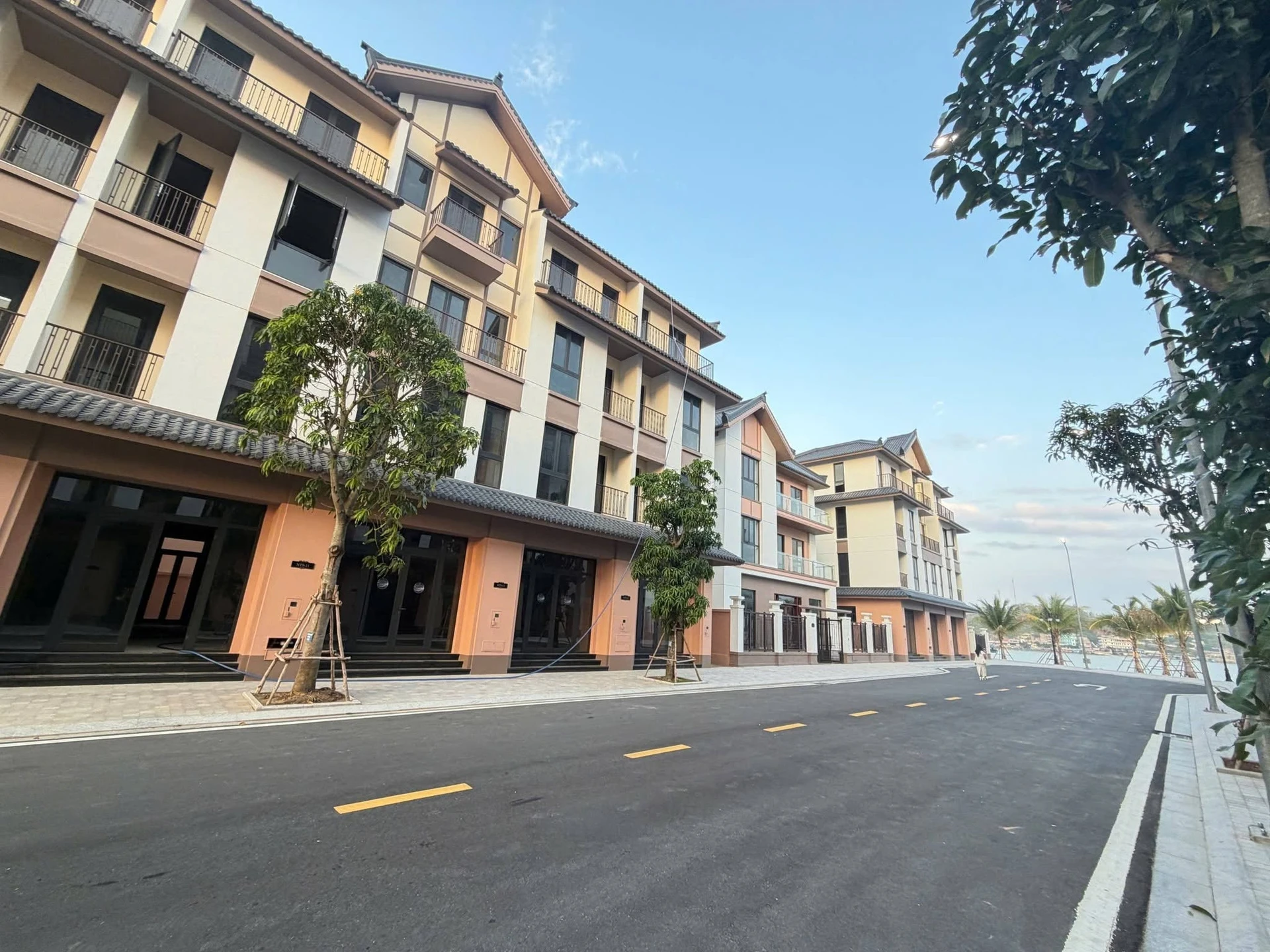 Bán nhà 208m² gần biển Vinhomes Pearls Bay 12.5 tỷ - Ảnh 1