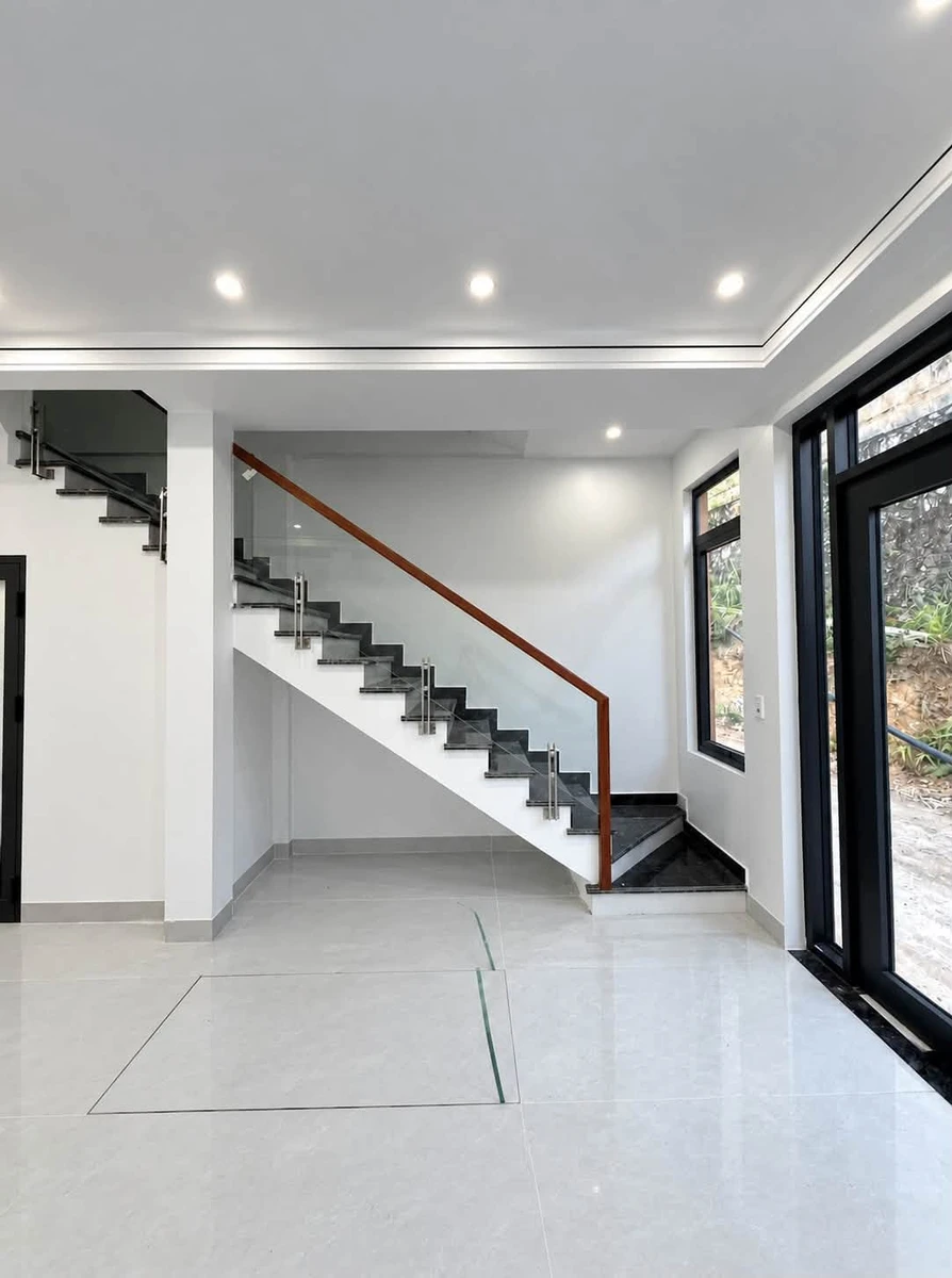 Bán nhà 3 tầng 54m² Cao Xanh, 3 phòng ngủ, 2,55 tỷ - Ảnh thu nhỏ 2