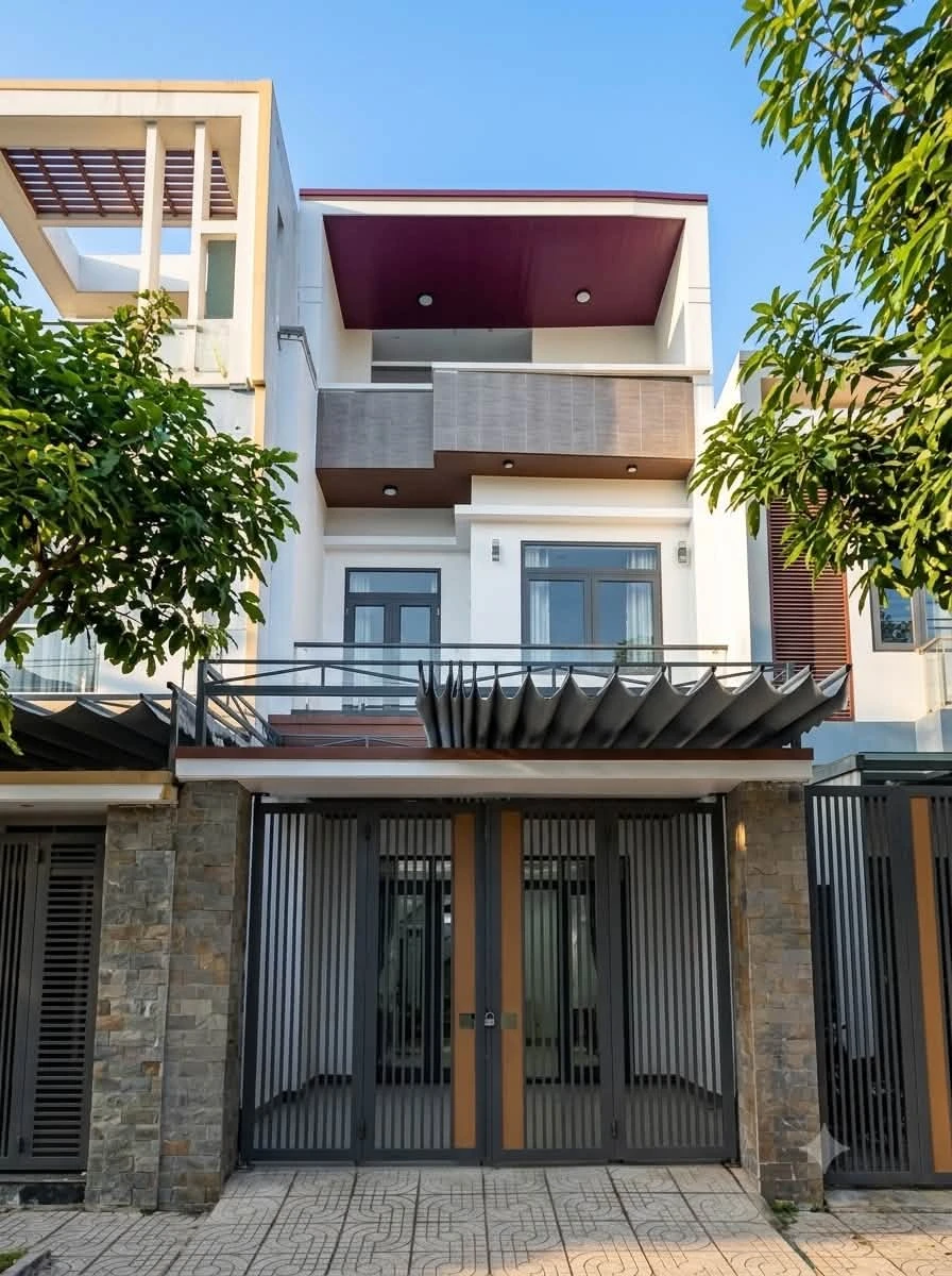 Bán nhà 3 tầng 202m2 Tây Phan Đình Phùng, Quảng Ngãi - Ảnh 1