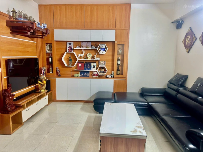 Chính chủ bán căn hộ chung cư Tân Phát | Diện tích 64,5m2 | 2PN, 2WC tầng 8 | Full nội thất