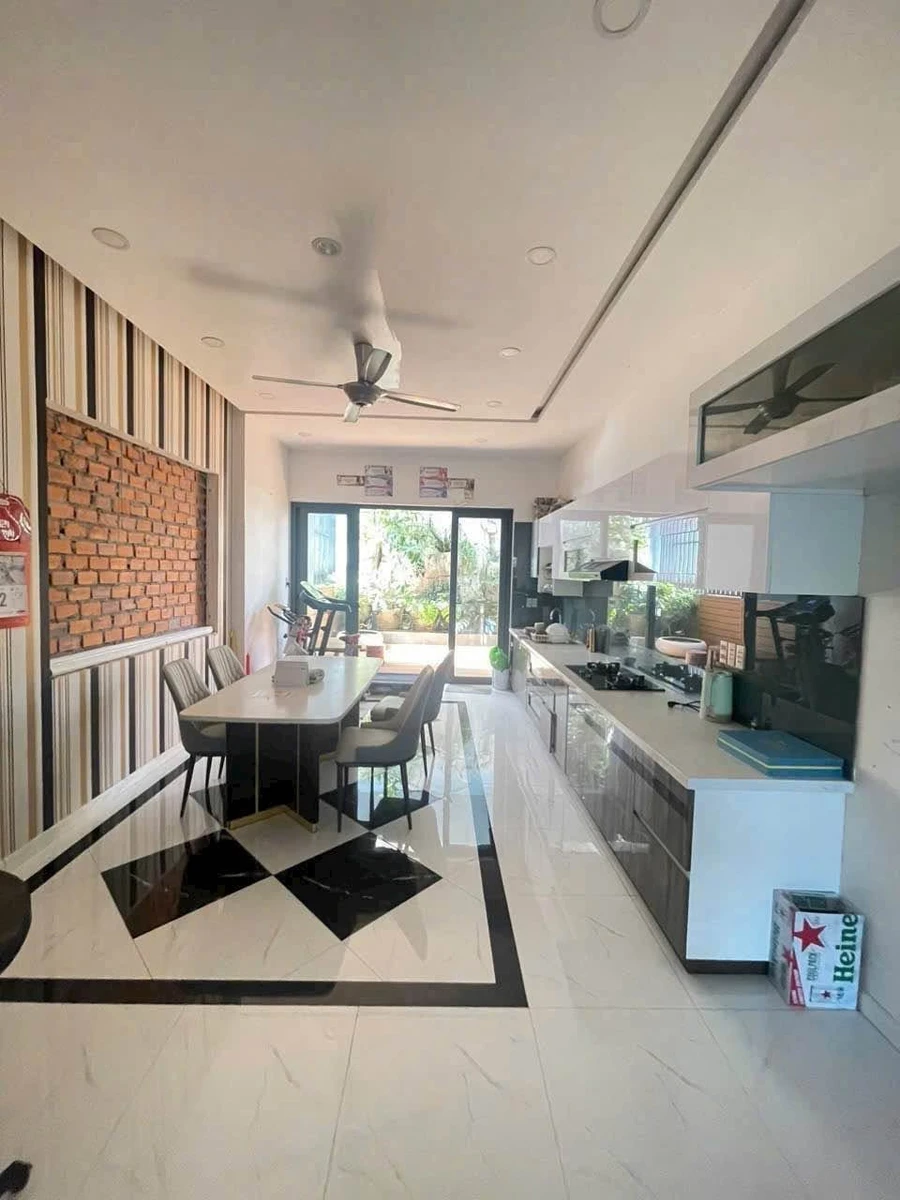 Bán nhà 1 trệt 2 lầu mặt tiền Võ Văn Kiệt 350m2, Phan Thiết - Ảnh thu nhỏ 3