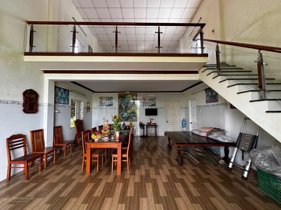 Nhà vườn lớn Sáu Bình gần biển - Ảnh 1