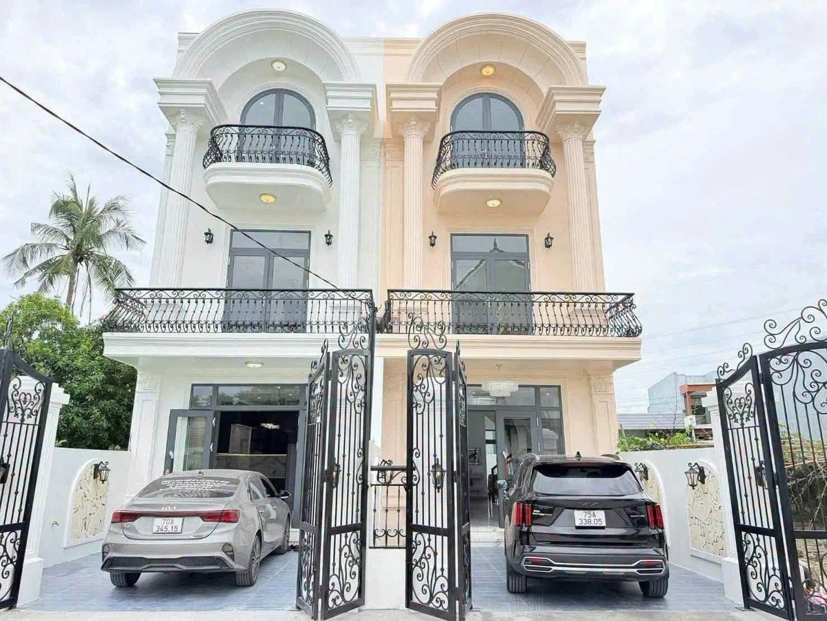Bán nhà 3 tầng 240m² 3PN tại Minh Mạng, Huế - 2,9 tỷ - Ảnh 1