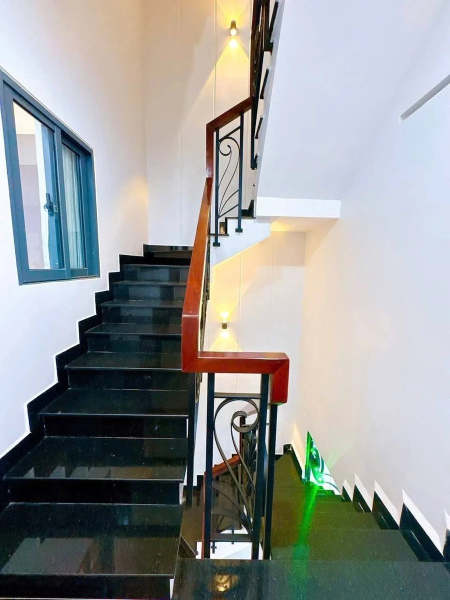 Bán nhà hẻm 73m² 5 tầng 5 phòng ngủ gần Sân Golf Nhà Ga T3 - Ảnh thu nhỏ 3