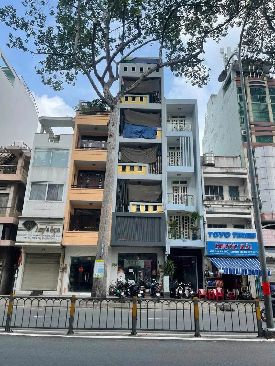 Bán nhà 360m2, 7 tầng, 2 mặt tiền Quận 11 - Ảnh 1