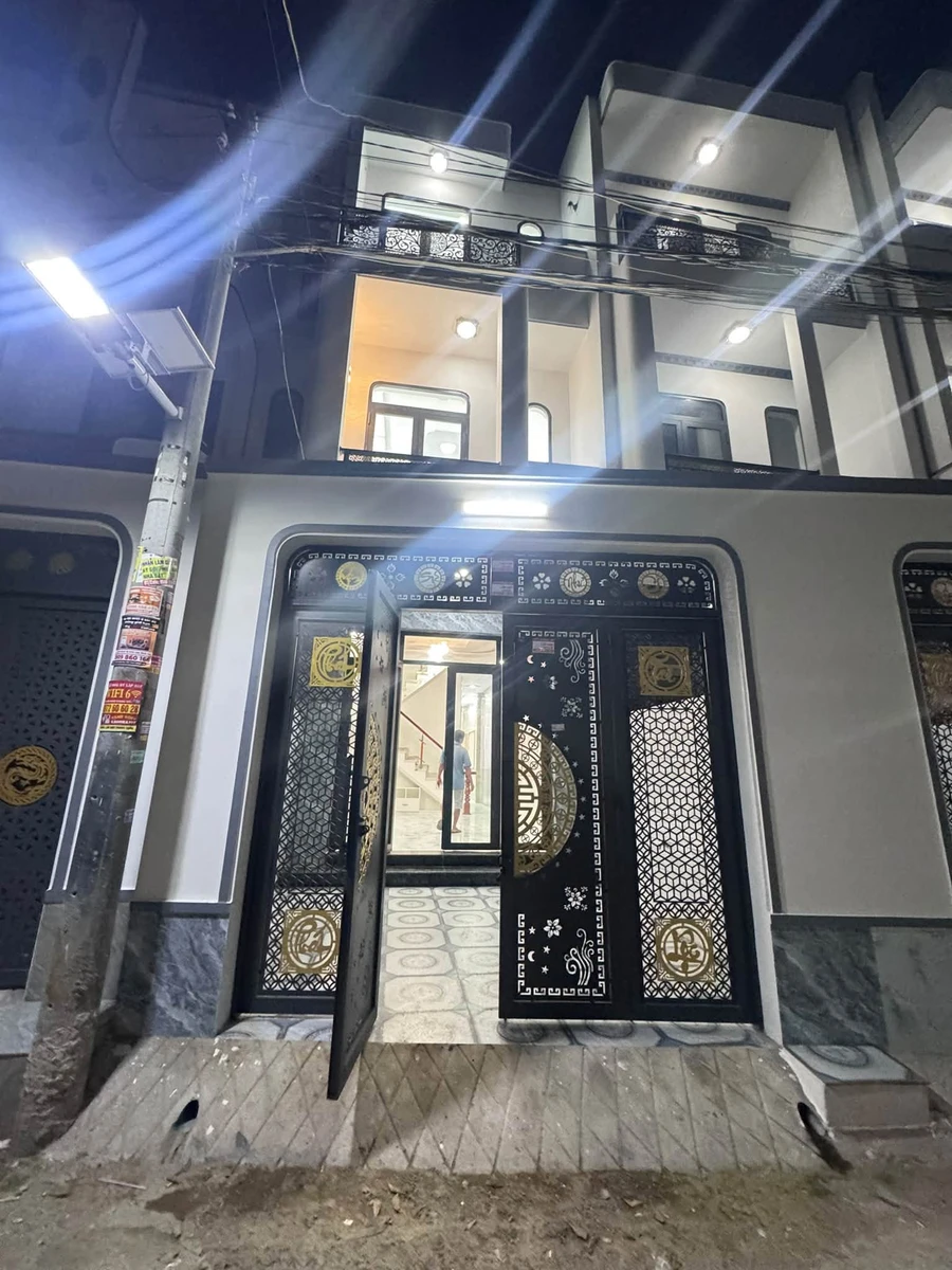 Bán nhà 1 trệt 2 lầu 5PN, 68m2 giá 2,5 tỷ tại Kim Điền, Cần Giuộc, Long An - Ảnh 1