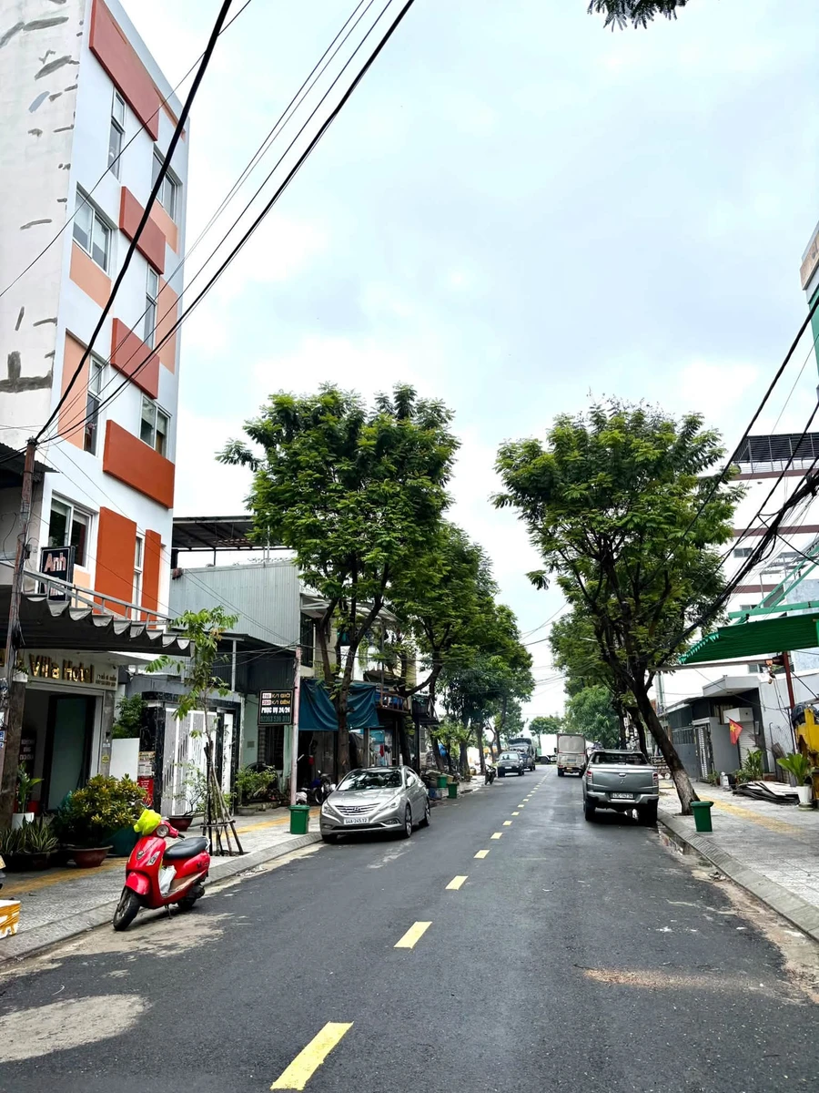 Bán nhà 2,5 tầng 118m2 trục 7m5 Hồ Sĩ Phấn, Quận 3 - Ảnh 1