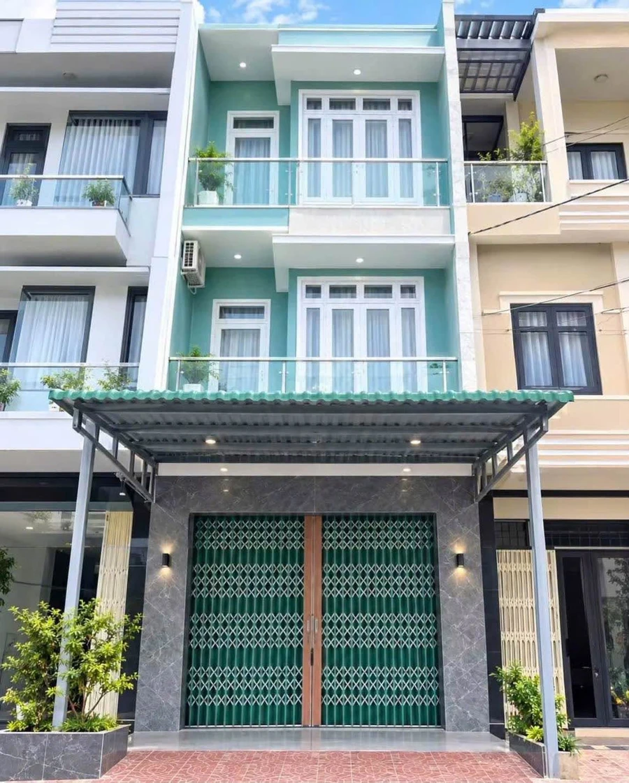 Bán nhà 3 tầng mặt tiền Nguyễn Thái Bình, 54m2, gần Hồ Sinh Thái Đống Đa, Quy Nhơn - Ảnh 1