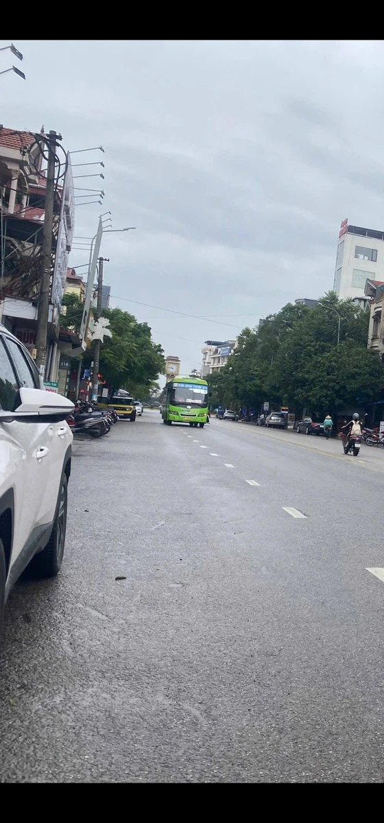 Bán nhà góc 3 tầng 150m² mặt Nguyễn Trãi Quận 12 - Ảnh 1