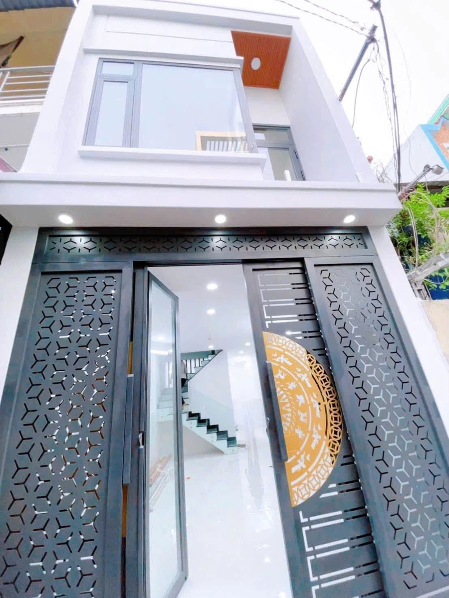 Bán nhà hẻm Đoàn Văn Bơ Quận 4, 37m², 3PN 2WC, giá 5,7 tỷ - Ảnh 1