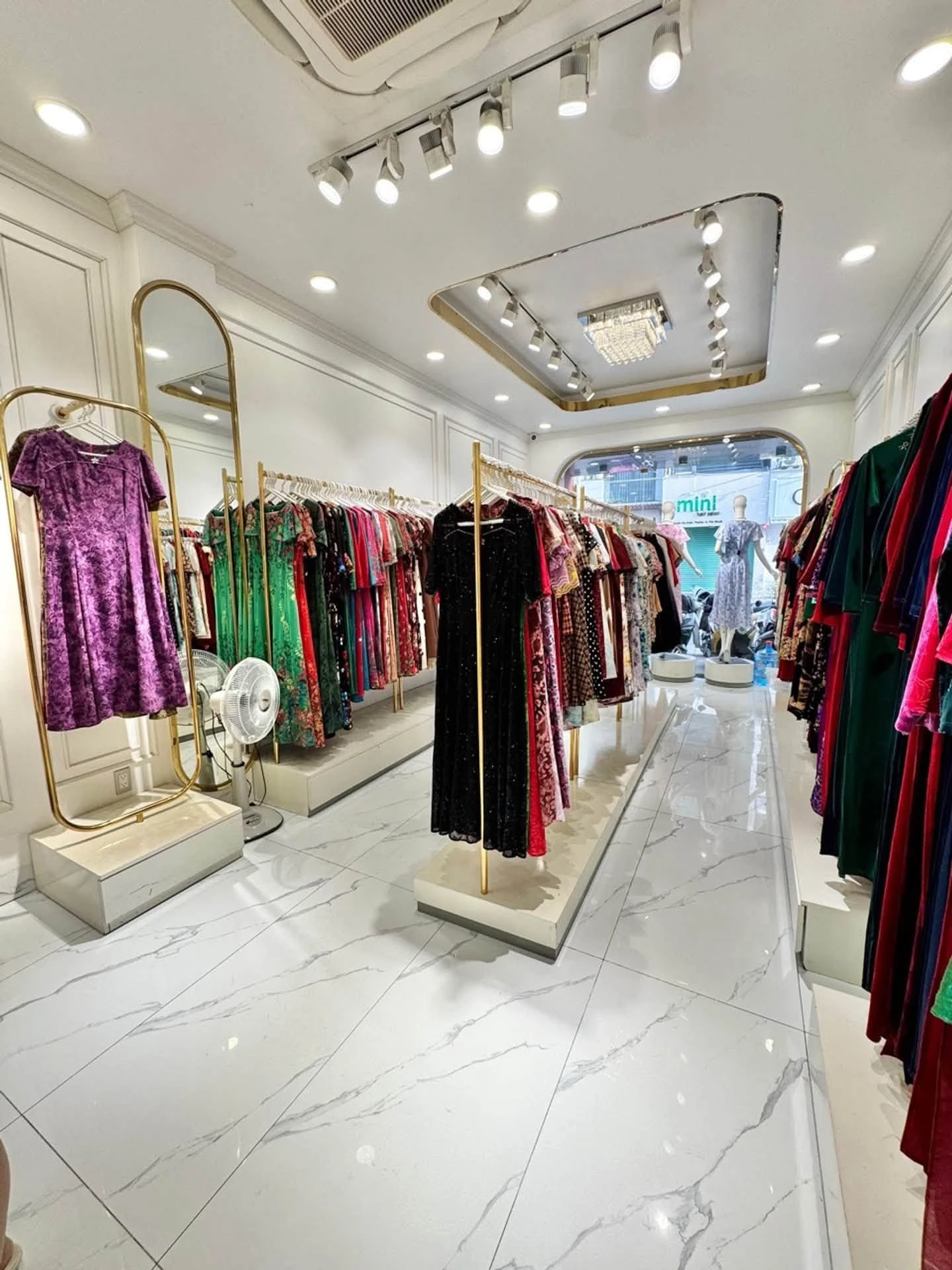 Bán shophouse mặt tiền Huỳnh Văn Bánh, 57m², 5 tầng - Ảnh 1