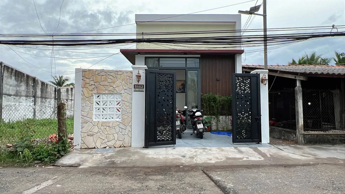 Bán nhà mới hoàn công 91m2, 2 phòng ngủ, hẻm Cá Sòng đường Đồng Khởi, tặng full nội thất - Ảnh 1