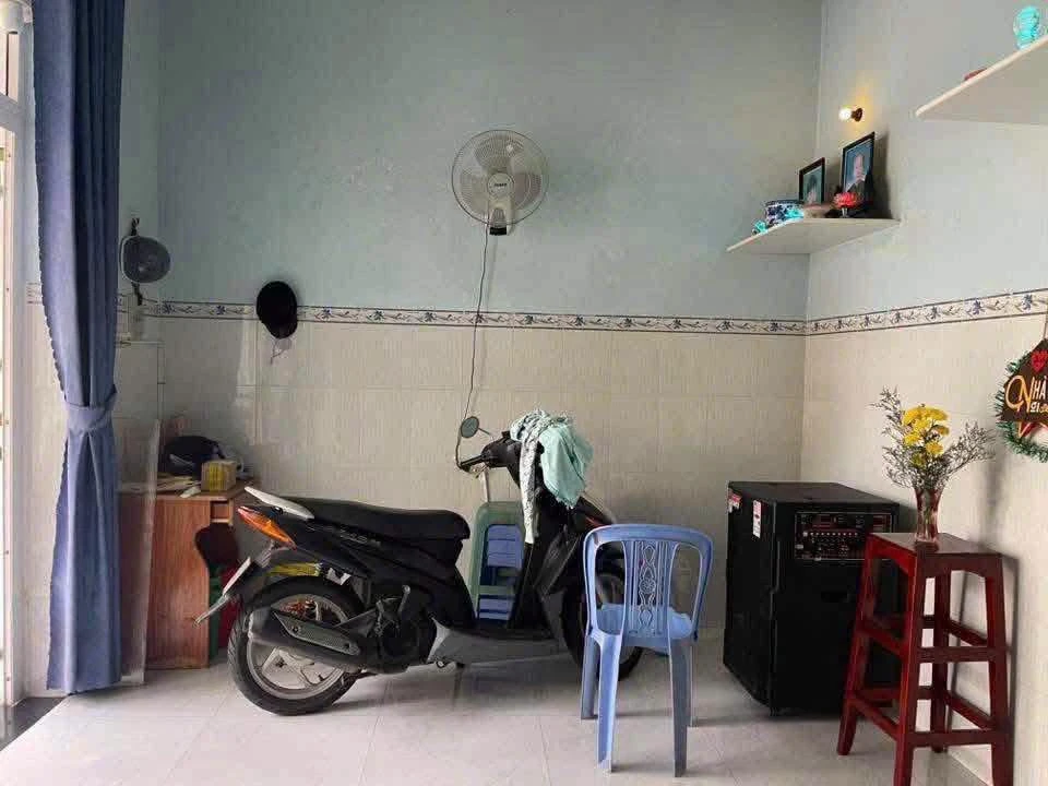 Bán nhà Bà Rịa 2 tỷ 400, 6x13,9m, 2 phòng ngủ, ô tô tới cửa - Ảnh thu nhỏ 3