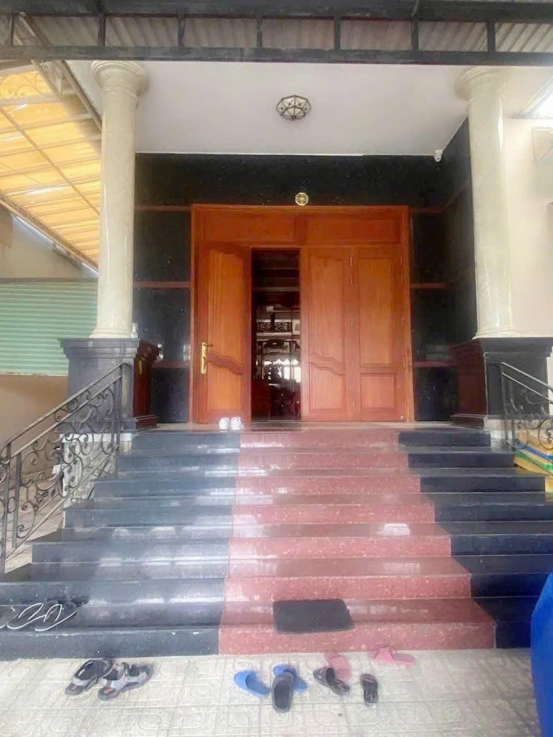 Bán nhà 2 mặt tiền 600m² Tân Khánh Bình Dương có dòng tiền - Ảnh 1