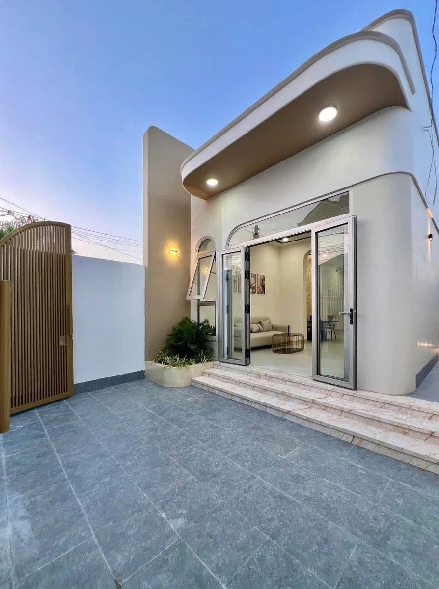 Bán nhà cấp 4 100m², 2PN, Phan Thiết, 2 tỷ 899 triệu - Ảnh 1