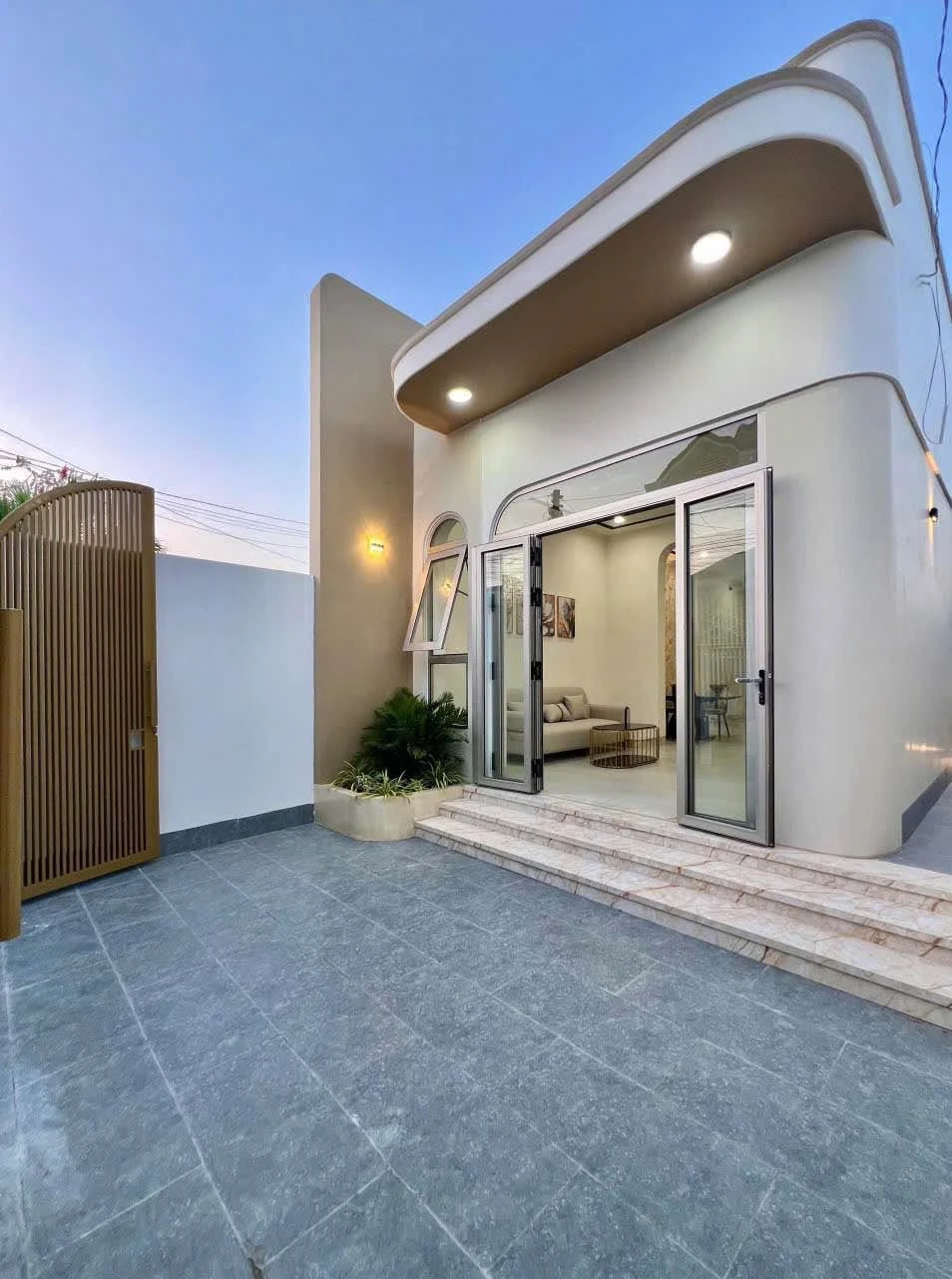 Bán nhà cấp 4 100m², 2PN, Phan Thiết, 2 tỷ 899 triệu - Ảnh 1