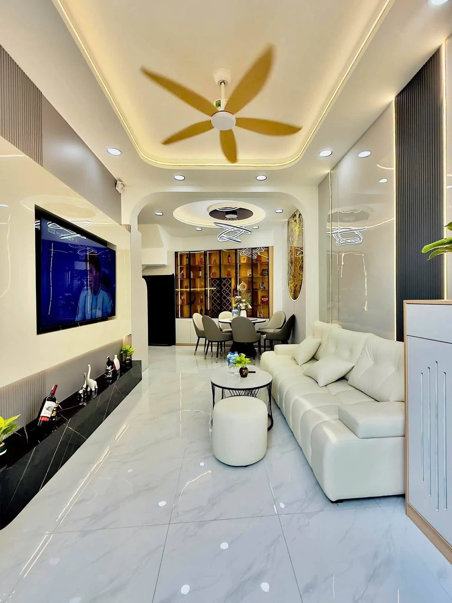 Bán nhà phố 50m² 3 tầng sân thượng Bình Thạnh 5 tỷ - Ảnh 1