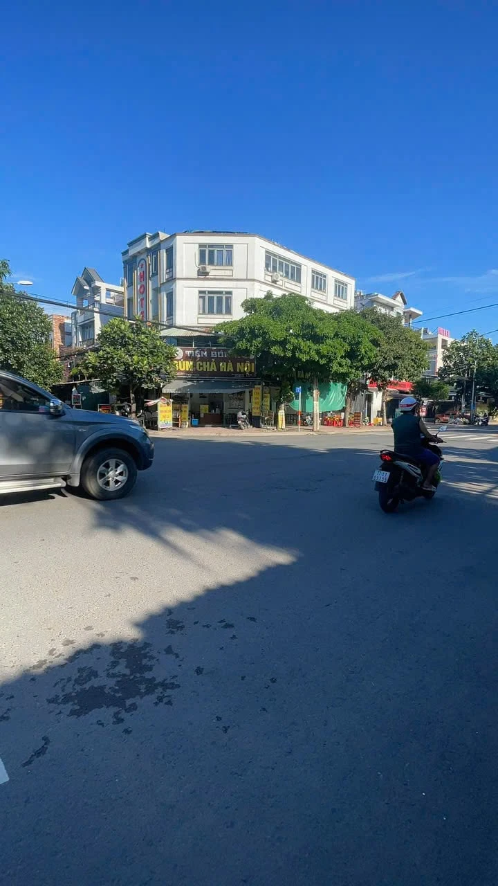 Bán nhà góc 2 mặt tiền 133m² Bình Tân 22 tỷ - Ảnh 1
